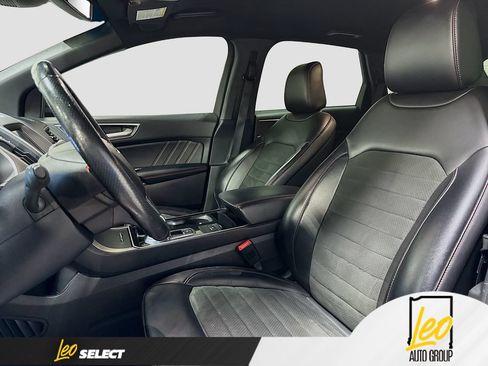 Used 2020 Ford Edge ST-Line w/ Cold Weather Package FWD image 23