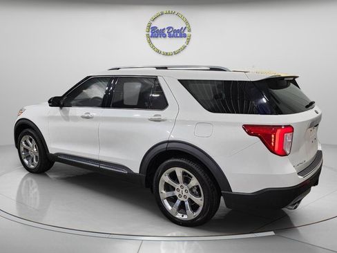 Used 2020 Ford Explorer Platinum w/ Premium Technology Package AWD/4WD image 3