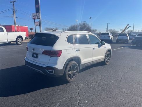 Used 2024 Volkswagen Taos SE image 5