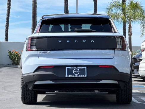 New 2026 Volvo EX30 Cross Country Ultra image 4