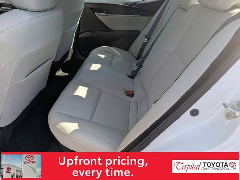 Used 2025 Toyota Camry XLE AWD/4WD image 10