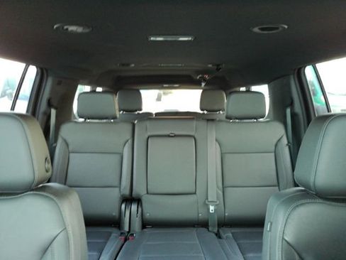 Used 2023 Chevrolet Suburban LT image 34