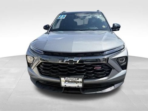 Used 2025 Chevrolet TrailBlazer RS w/ Convenience Package AWD/4WD image 3