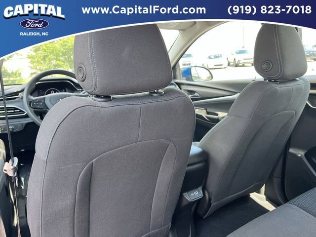 Used 2023 Chevrolet Bolt EUV LT w/ Driver Confidence Package FWD image 33