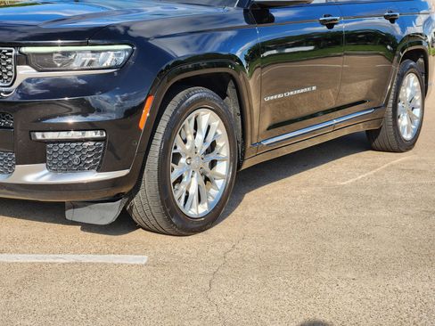 Used 2021 Jeep Grand Cherokee L Summit w/ Luxury Tech Group V AWD/4WD image 12