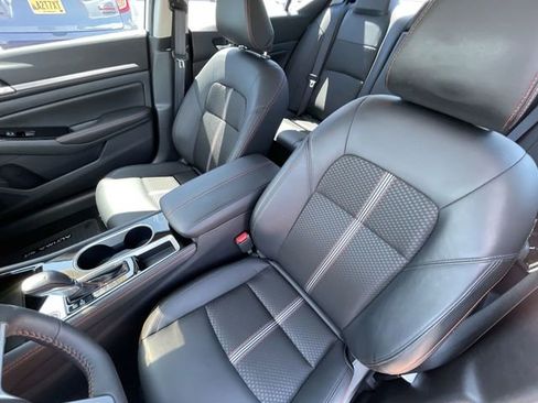 Used 2024 Nissan Altima 2.5 SR FWD image 14