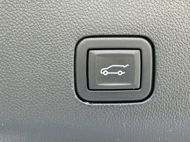 Certified 2025 Cadillac Escalade ESV Sport Platinum AWD/4WD image 14