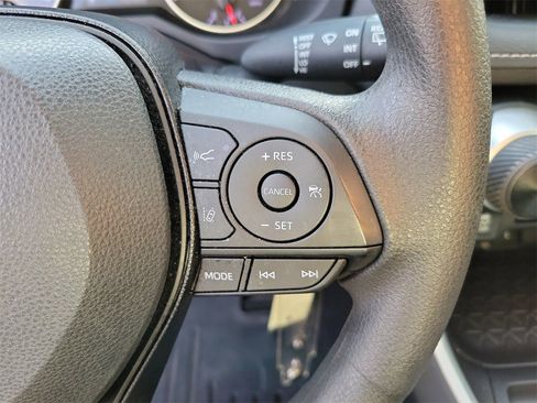 Used 2021 Toyota RAV4 LE image 20