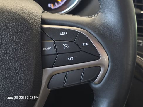 Used 2018 Jeep Grand Cherokee Altitude AWD/4WD image 29