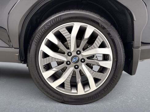 Used 2025 Subaru Forester Touring AWD/4WD image 28