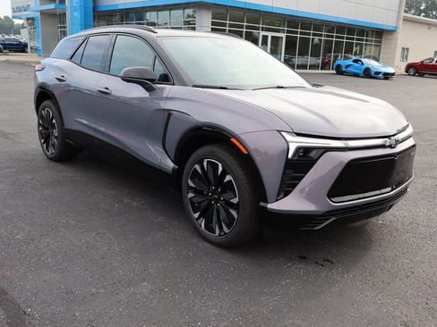 New 2025 Chevrolet Blazer EV RS image 2