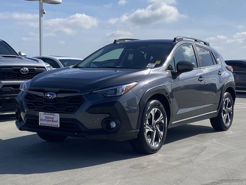 Used 2025 Subaru Crosstrek 2.0i Premium image 6