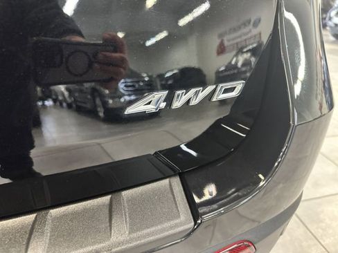 Used 2023 Ford Explorer XLT w/ Equipment Group 202A AWD/4WD image 10