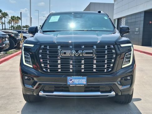 Used 2026 GMC Yukon Denali Ultimate AWD/4WD image 2