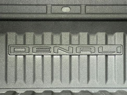Used 2020 GMC Sierra 1500 Denali w/ Technology Package AWD/4WD image 14