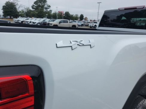 New 2026 GMC Sierra 2500 Pro w/ Convenience Package image 4