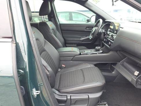 Used 2025 Nissan Pathfinder Rock Creek image 6