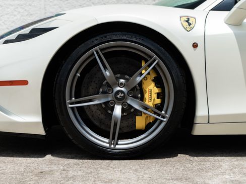 Used 2015 Ferrari 458 Speciale Coupe RWD image 68