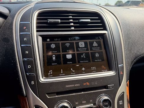 Used 2017 Lincoln MKX Reserve AWD/4WD image 23