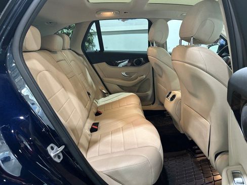 Used 2021 Mercedes-Benz GLC 300 w/ Premium Package image 44
