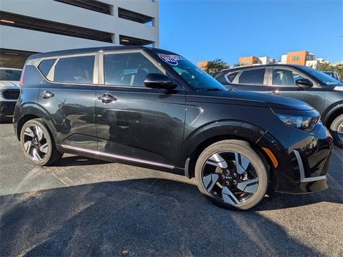 Used 2023 Kia Soul GT-Line image 2