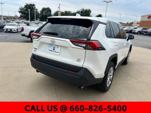 Used 2024 Toyota RAV4 LE AWD/4WD image 9