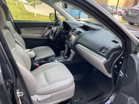 Used 2014 Subaru Forester 2.5i Touring AWD/4WD image 39