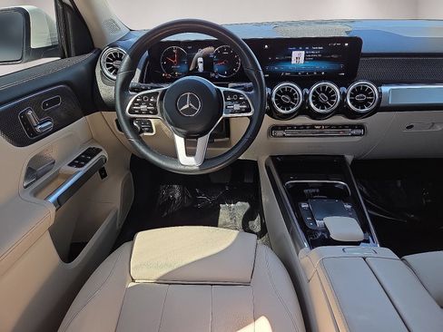 Used 2022 Mercedes-Benz GLB 250 4MATIC w/ Premium Package Lite image 19