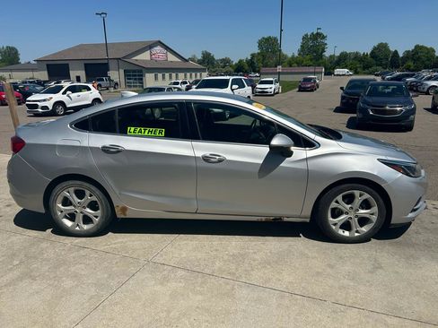 Used 2016 Chevrolet Cruze Premier FWD image 4