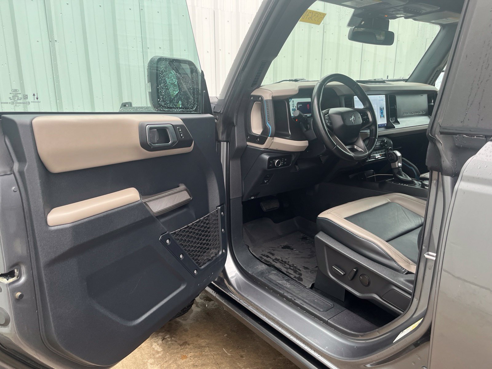 Used 2023 Ford Bronco Wildtrak AWD/4WD image 9