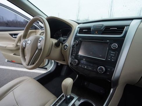 Used 2015 Nissan Altima 2.5 SL w/ Technology Package image 32