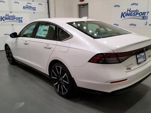 New 2025 Honda Accord Touring image 4