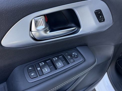 New 2026 Chrysler Pacifica Limited w/ S Appearance Package image 13