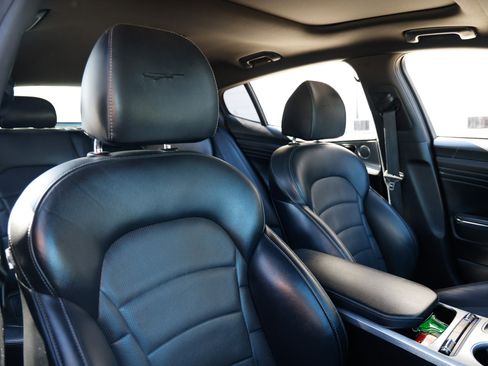 Used 2022 Kia Stinger GT2 image 19