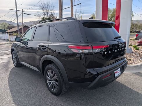 Used 2025 Nissan Pathfinder SV AWD/4WD image 5