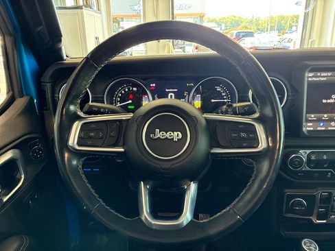Used 2023 Jeep Wrangler Unlimited Sahara w/ Cold Weather Group AWD/4WD image 20