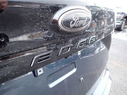 Used 2022 Ford Edge SE w/ Black Appearance Package image 6