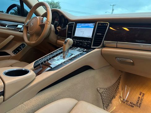 Used 2010 Porsche Panamera 4S image 29