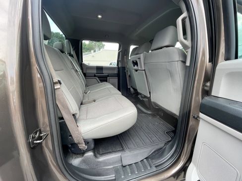 Used 2017 Ford F250 XL w/ Power Equipment Group AWD/4WD image 23
