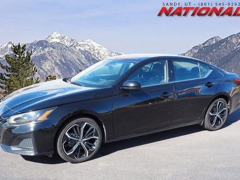 Used 2024 Nissan Altima 2.5 SR image 1