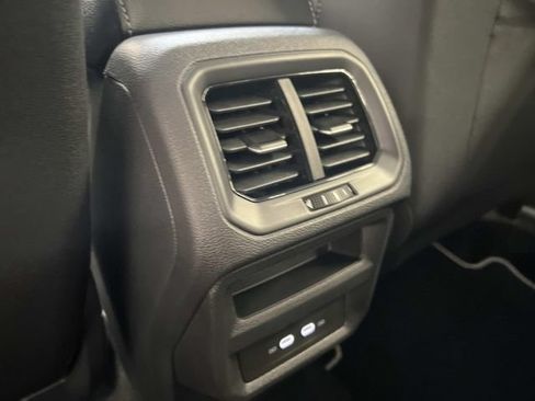New 2026 Volkswagen Taos SE FWD image 24