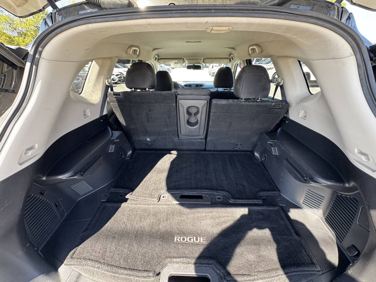 Used 2017 Nissan Rogue SV FWD image 15