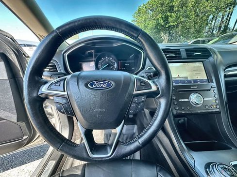 Used 2020 Ford Fusion Titanium AWD/4WD image 11