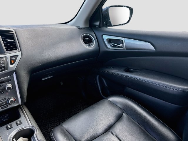 Used 2019 Nissan Pathfinder SL AWD/4WD image 25