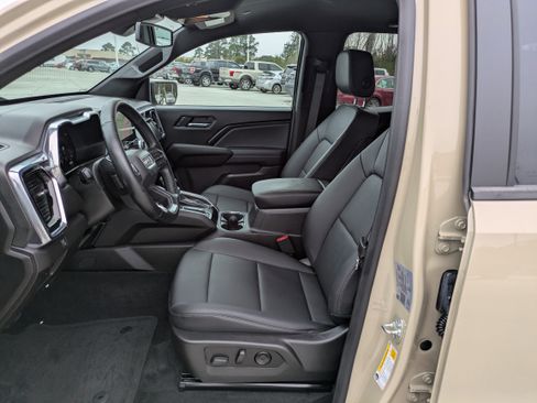 Used 2024 GMC Canyon Elevation w/ Elevation Premium Package image 7