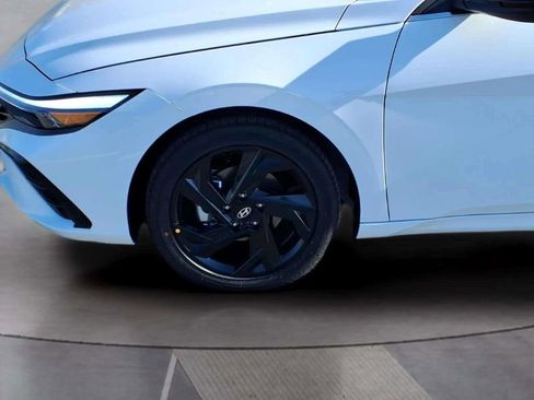 New 2026 Hyundai Elantra SEL Sport Premium FWD image 9