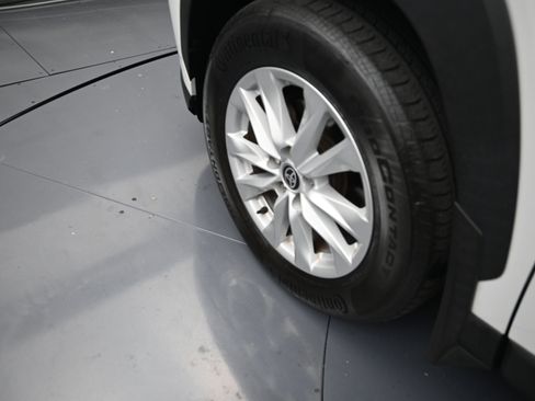 Used 2022 Toyota Corolla Cross LE image 84