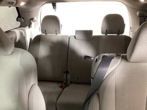 Used 2013 Toyota Sienna LE FWD image 28