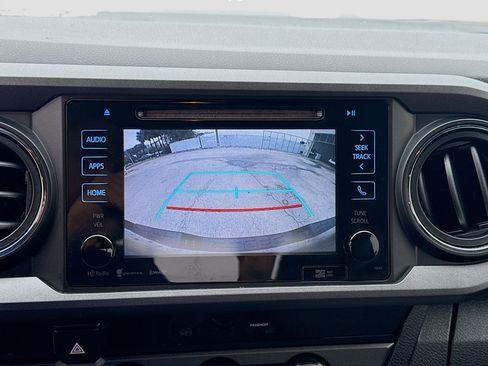 Used 2017 Toyota Tacoma TRD Sport w/ Tow Package image 13