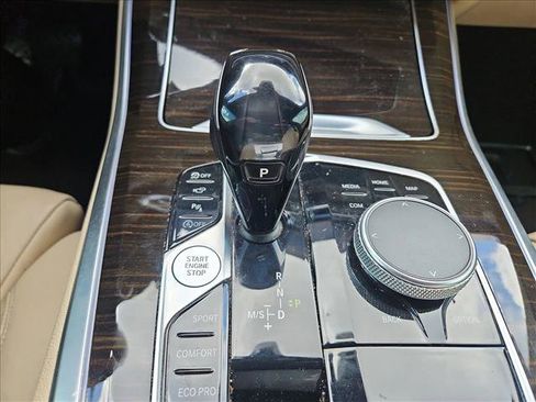 Used 2019 BMW X5 xDrive40i w/ Premium Package image 12